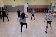 uczestniczki zajęć podczas ćwiczenia choreografii
