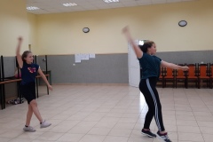 uczestniczki zajęć podczas ćwiczenia choreografii